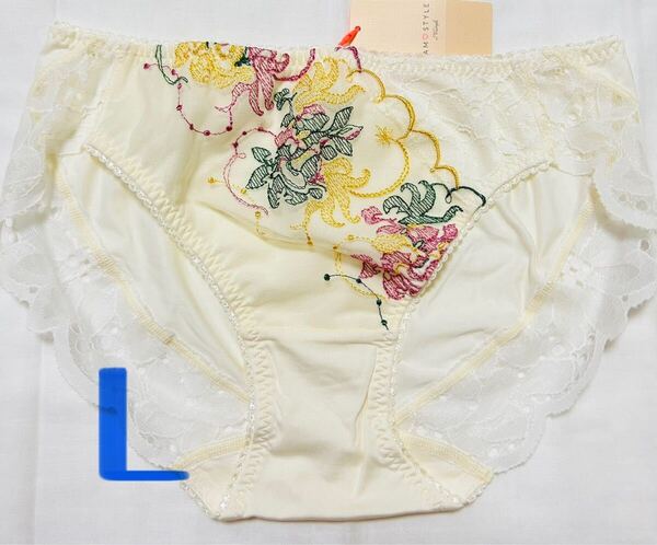 トリンプ アモスタイルTriumphAMO'S STYLE ショーツL 白