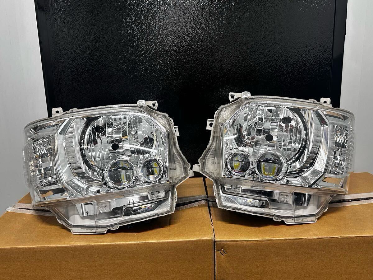 極美品 ハイエース 純正LEDヘッドライト ダークプライム2 8型 新車外し 高速 割引 2025 東日本 ハイエース 200系 8型 ダークプライム2