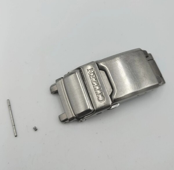 【中古品】 腕時計 部品 シチズン プロマスター ナビホーク C651-T005535 バックル 中留め クラスプ 尾錠 ベルト バンド