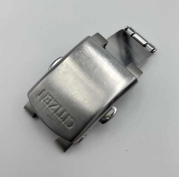 【中古品】 腕時計 部品 シチズン オルタナ H500-S064538 バックル 中留め クラスプ 尾錠 ベルト バンド