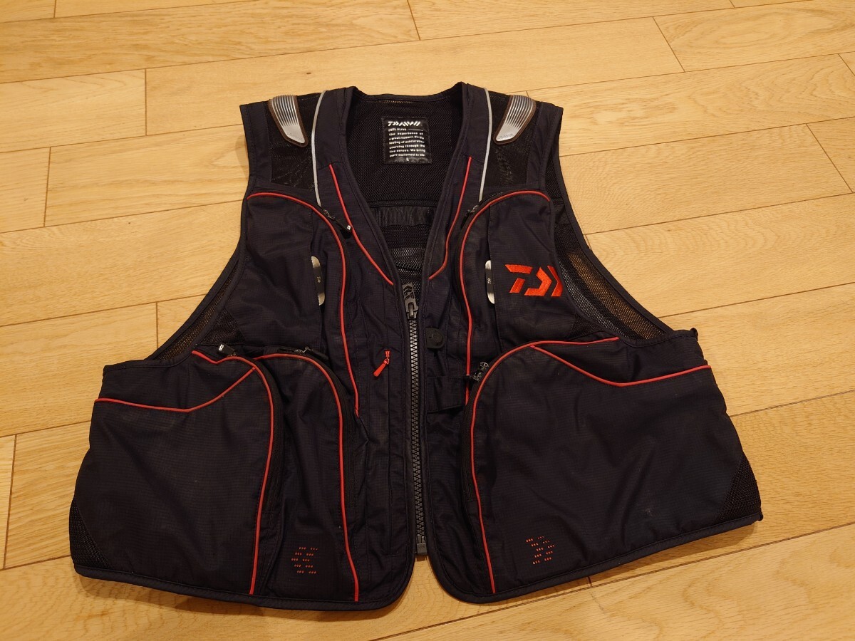 ダイワ スペシャル 鮎ベスト Mサイズ 希少カラー 美品