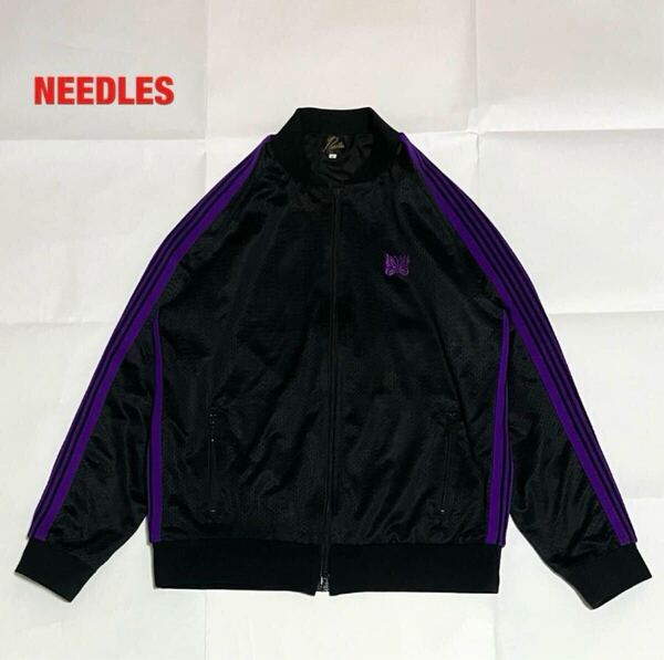 【人気】NEEDLES ニードルス BEAMS別注 メッシュトラックジャケット 袖ライン 刺繍ロゴ パピオン ユニセックス ビームス EJ342