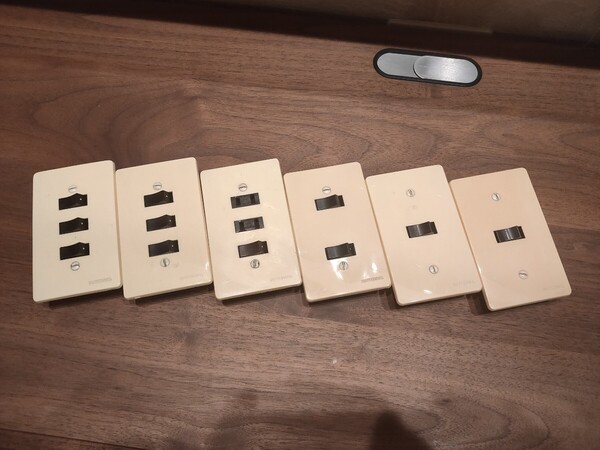 送料無料 National ナショナル 松下電工 当時物 レトロ ハイ角 埋込み コンセント スイッチ片切 3路 ハイ角連用器具 廃盤品 6個セット