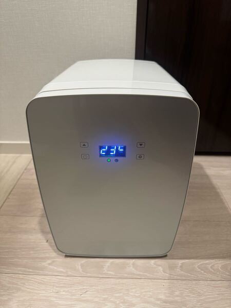 小型 冷蔵庫 12L 室内車載両用【保冷・温蔵】-9~65℃温度調節可能 ポータブル ミニ冷蔵庫 超軽量 省エネ
