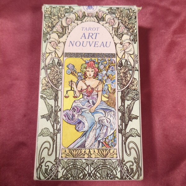 タロット アールヌーボー Tarot Art Nouveau 5カ国語版解説書付き