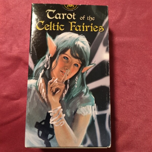 Tarot of the Celtic Faries 5カ国版解説書付き
