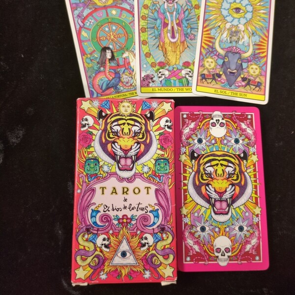 Tarot de eldios de los tres 英語版解説書付き