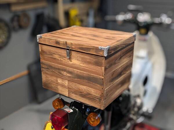 レトロでおしゃれな木箱 スーパーカブ クロスカブ ハンターカブ CC110 CT125 リアボックス トップケース ビンテージ風
