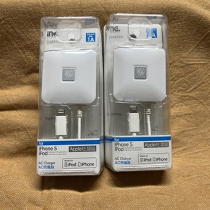 多摩電子工業製ライトニングコネクター付ACアダプターTAM433W新品です。