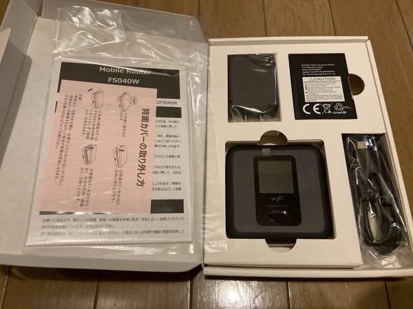 富士ソフト +F FS040W モバイル Wi-Fi ルーター SIMフリー 端末 FS040WMB1