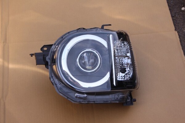 トコット LA550S LA560S 左 LED ヘッドライト AA03