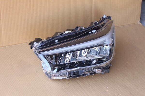 ロッキー A200S ライズ A200A A201A A210A 左 LED ヘッドライト AA29