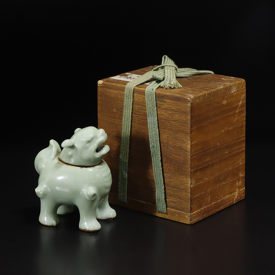 時代物 三田青磁 獅子香炉 箱付 Yahoo!オークション -「青磁獅子香炉」の落札相場・落札価格