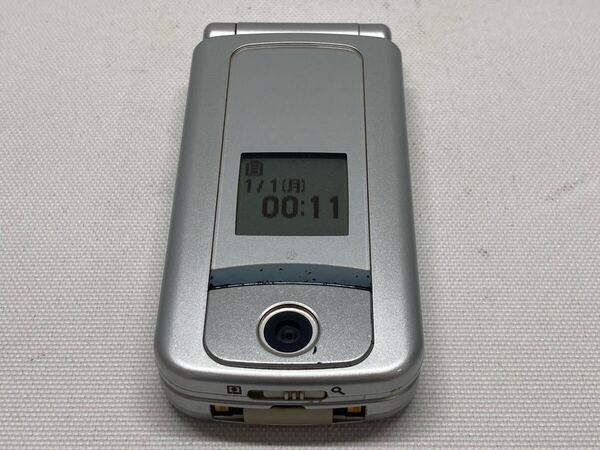 概ね美品 docomo ドコモ F883iES FUJITSU 富士通 らくらくホン 携帯電話 ガラケー シルバー e02c311dd