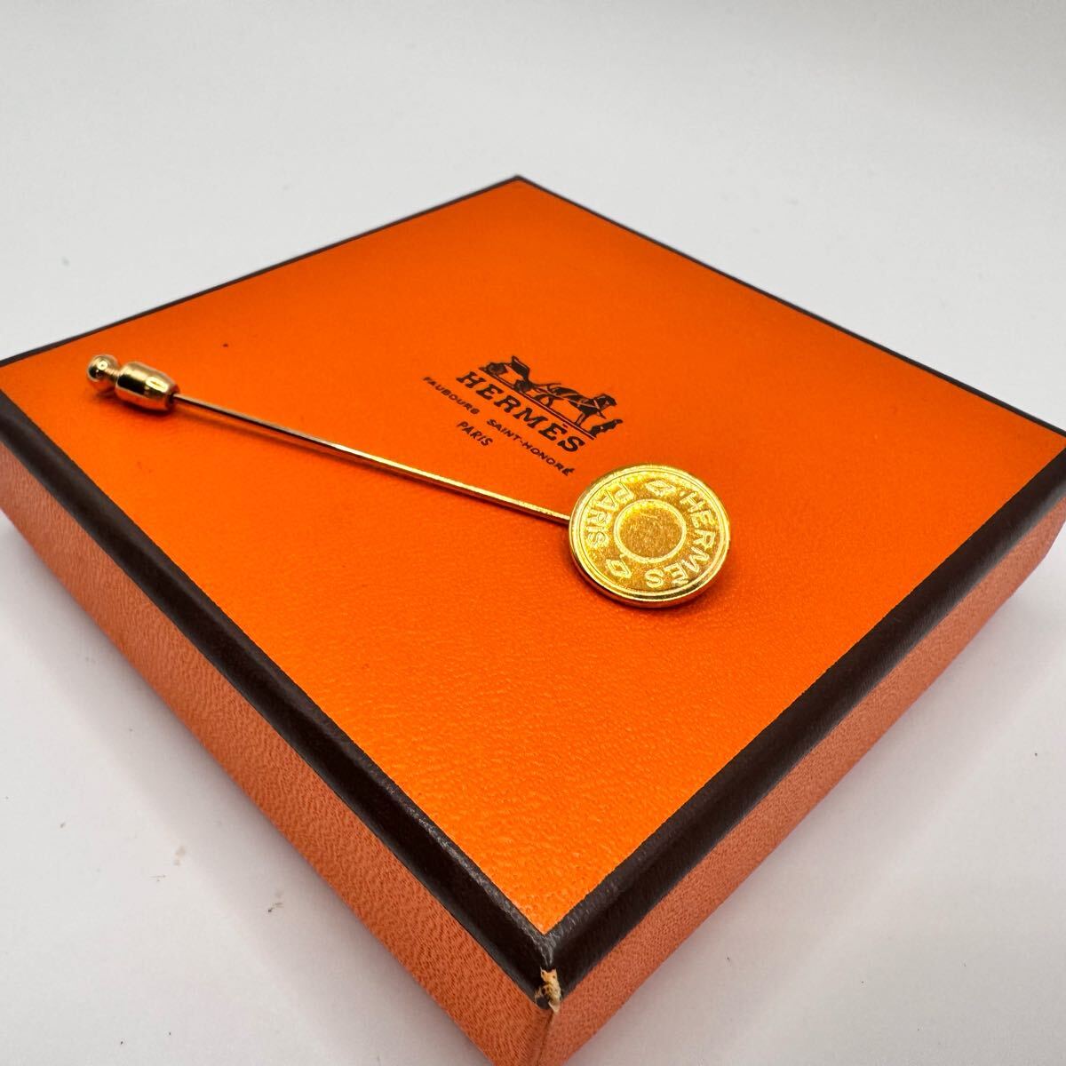 【HERMES/エルメス】美品　ラペルペン　ピンブローチ/ピンバッチゴールド箱付 楽天市場】エルメス ピンブローチの通販