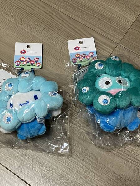 万博会場限定 サンリオ ミャクミャク シナモンロール ハンギョドン カラビナ付きマスコット 2点