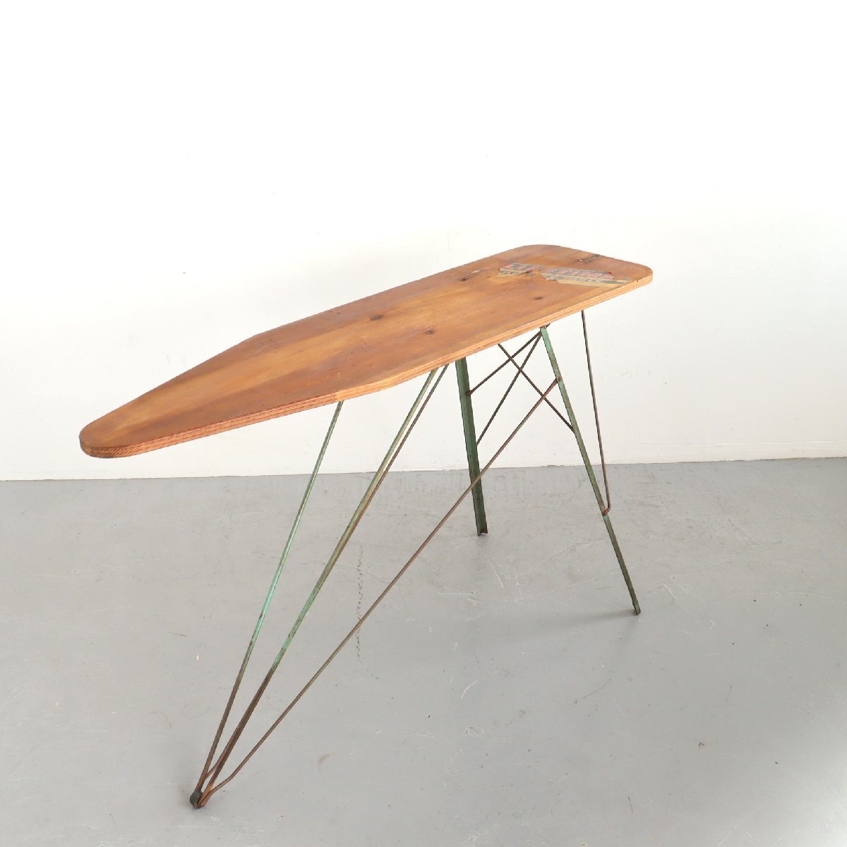 Vintagen /ビンテージ 木製アイロンテーブル ヴィンテージ アイロン台/木製 アメリカ 折りたたみ アイロン