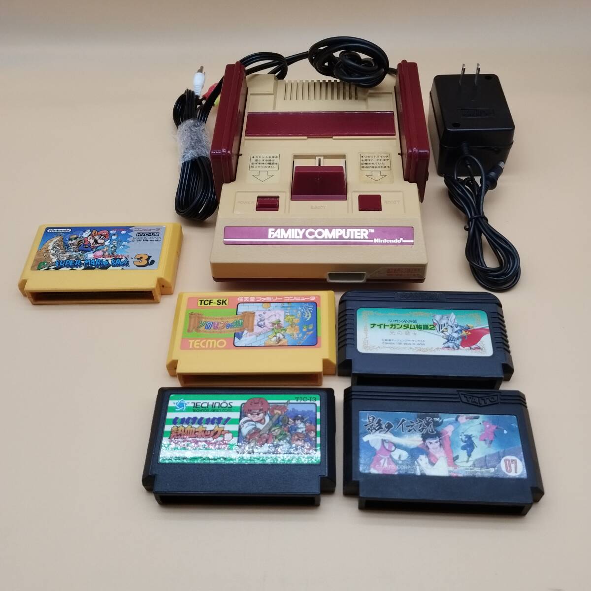 AV仕様ファミコンの中古品が22,800円、レトロゲームファンに人気