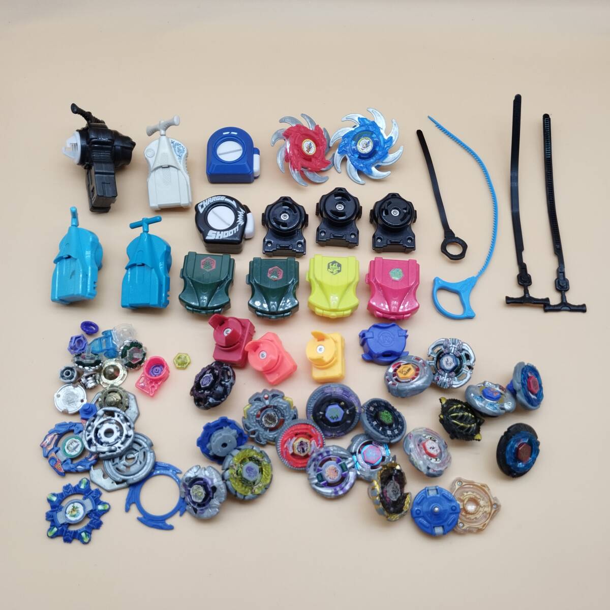 ベイブレード まとめ売り 画像全て ケース付き 宅急便発送 即日発送 Yahoo!オークション -「ベイブレード まとめ」の落札相場・落札価格