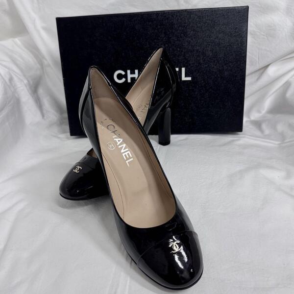 CHANEL ブラック エナメル ハイヒール パンプス37.5 美品24.5cm