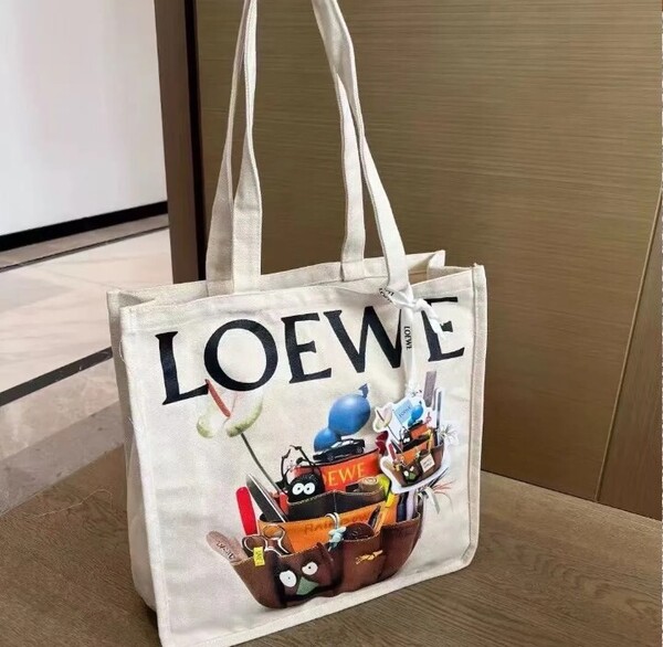 LOEWE ロエベ 《クラフテッド・ワールド展》限定 ノベルティトートバッグ ショルダーバッグ ショッピングバッグ アートデザイン brown
