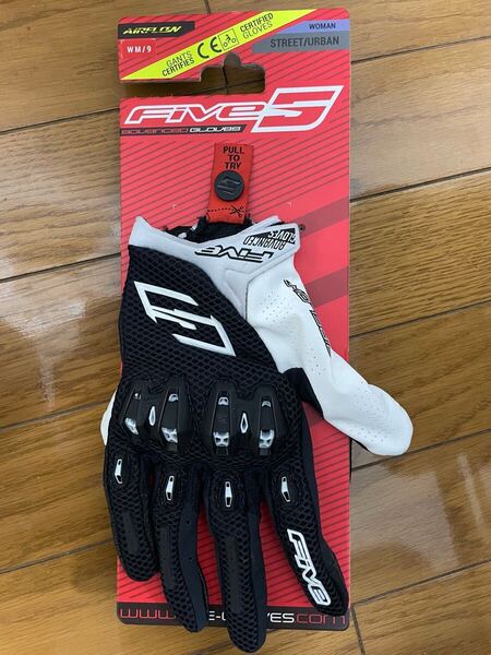 通常価格13200円 数量限定特別値下げ FIVE/5 STUNT EVO 2 AIRFLOW サイズM 黒白 プロテクター バイクグローブ 手袋 タッチスクリーン