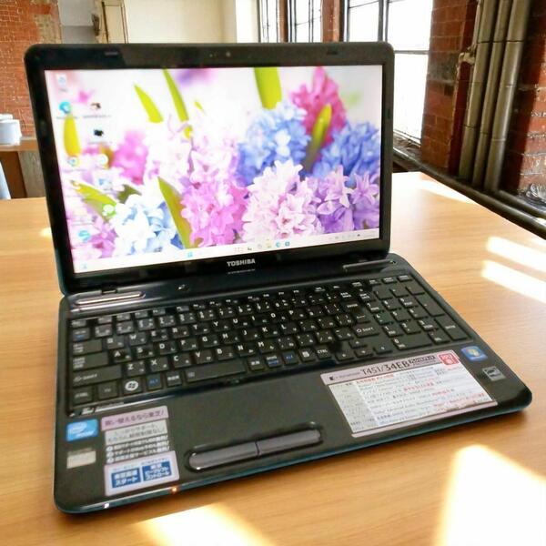 東芝 dynabook T451/34EB ノートパソコン windows11 i7-2670QM 8GB SSD512GB カメラ 15.6インチ(解像度1366×768)