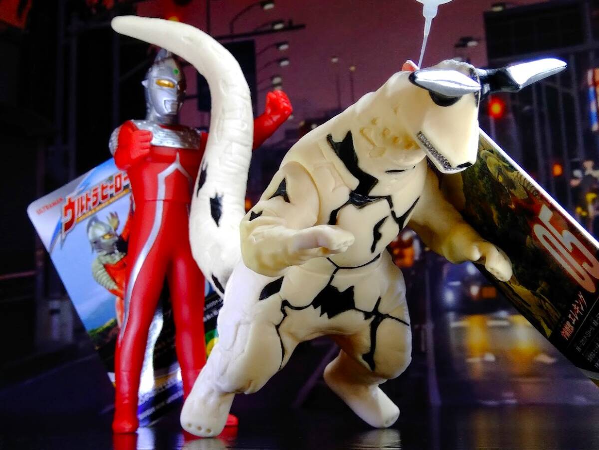超動α】エレキングVSウルトラセブン - YouTube