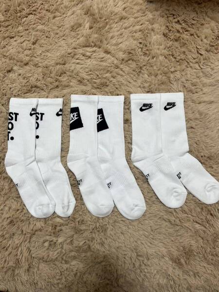 ナイキ NIKE エブリデイ クルー ソックス ブラック 白3足セット 23〜25cm