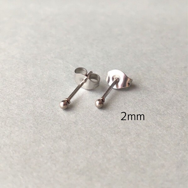 【アレルギー対応】ボールピアス シルバー 2mm 韓国 メンズ オフィス 丸玉 サージカルステンレス 316L #83