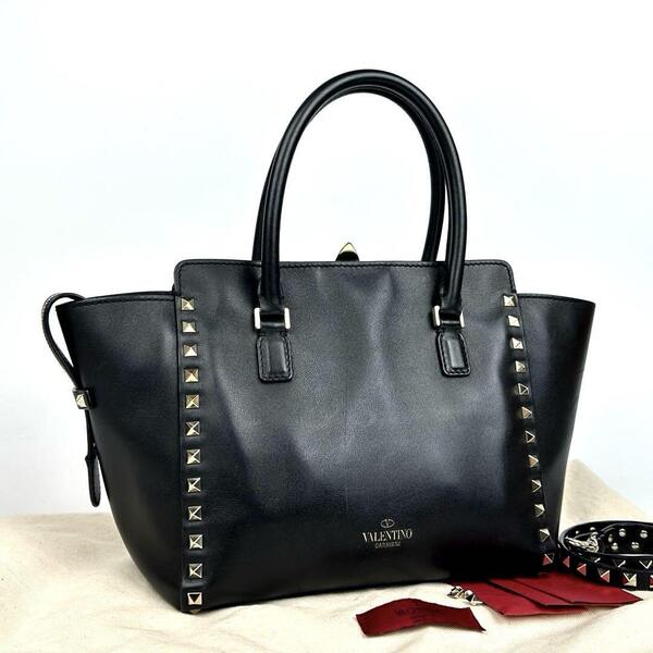 【美品】VALENTINO ヴァレンティノ ハンドバッグ 2way ロックスタッズ 斜め掛け ショルダーバッグ レザー ブラック 黒 男女兼用 フォーマル