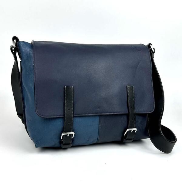 美品●LOEWE ロエベ ミリタリー メッセンジャーバッグ アナグラム ショルダーバッグ 斜め掛け バイカラー レザー 紺 ネイビー 青 A4 男女兼