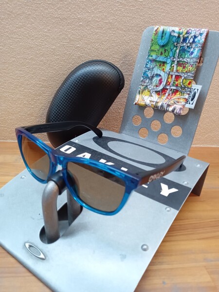 【美品♪偏光♪】カスタム品/アジアンフィット/フロッグスキン/オークリー/frogskins/oakley 検 サングラス 釣り