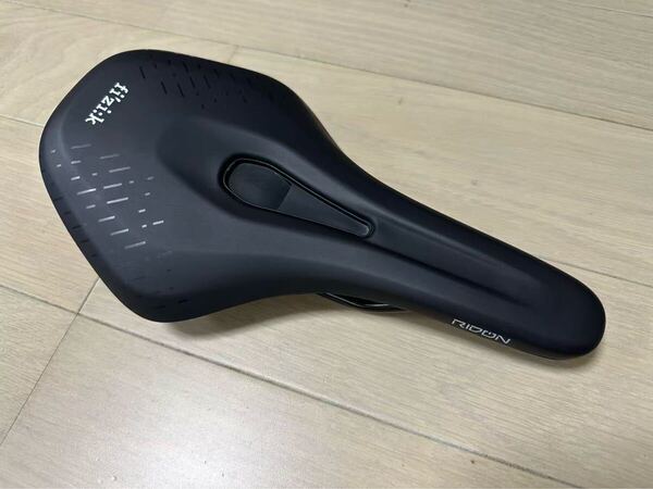 FIZIK フィジーク RIDON X5 サドル グラベル MTB用