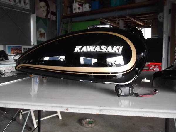 Z750F D1 KZ1000 タイプ ヒゲライン ステッカー(ゴールド) オマケ付き