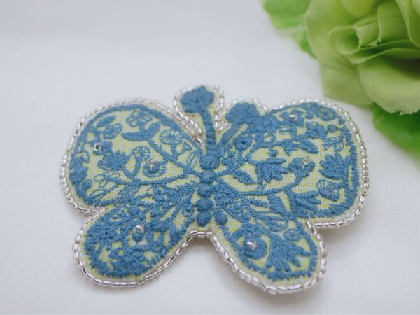 ミナペルホネン布使用♪ハンドメイド forest wing ブローチ mina perhonen アクセサリー