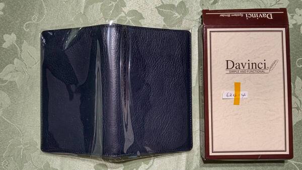 624-4 ノベルティ品(公益財団法人日本教育公務員弘済会)レイメイ藤井 Davinci 本革 システム手帳(13.5×9×1.7㎝ 6穴内径0.8㎝)箱入り