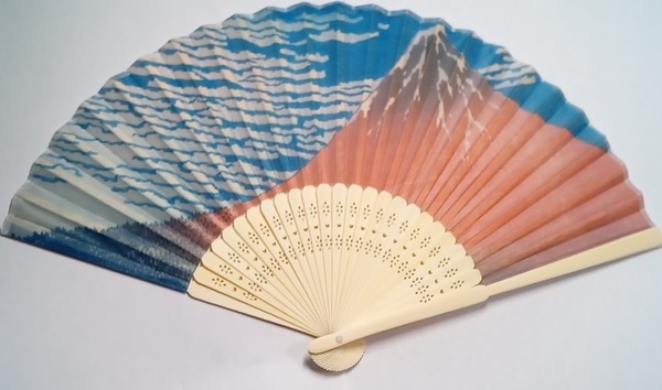 すぐに土日祝も発送します!【★高級品 浮世絵 富士山 扇子 21㎝ 布タイプ 天然竹使用】赤富士 葛飾北斎 富嶽三十六景 和 夏 扇子 うちわ