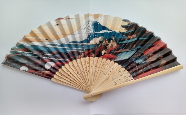 ★送料無料★すぐに/土日祝も発送します【★高級感あり! 浮世絵 富士山 城 扇子天然竹使用】葛飾北斎 富嶽三十六景 和 夏 うちわ 団扇