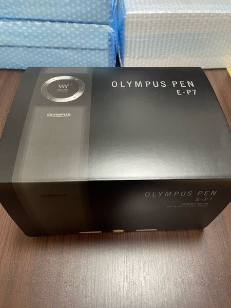 OLYMPUS PEN E-P7 14-42mm EZ レンズキット シルバー 展示美品