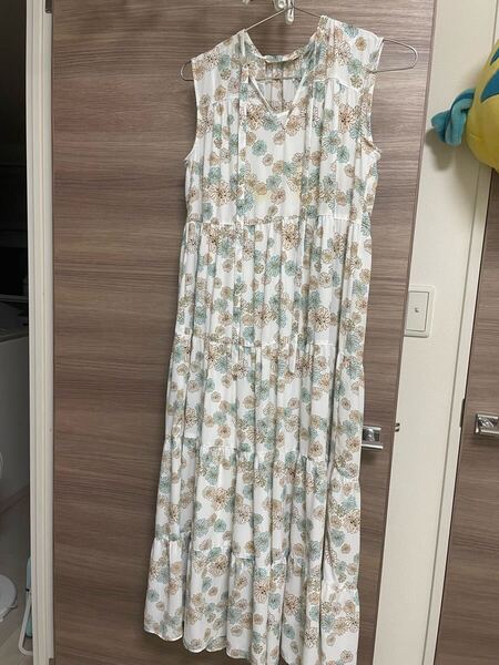 ユニクロ UNIQLO ワンピース ノースリーブ 花柄 総柄 ポールアンドジョー