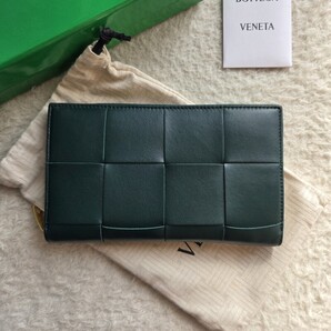 新品 BOTTEGA VENETA ボッテガヴェネタ カセット ジップ アラウンド ウォレット 長財布 エメラルドグリーン 814676VCQC13049