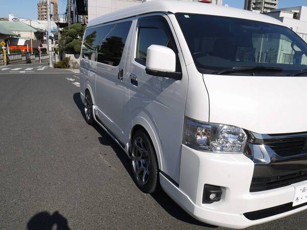 ★クーポンでお得★送料無料 ハイエース200系全車対応 30mmダウンフェンダー オーバーフェンダー☆ ツライチ
