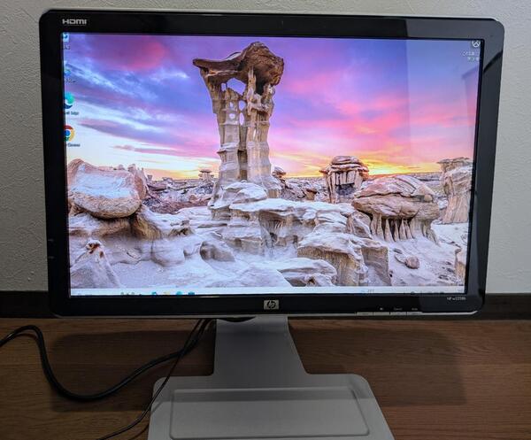 HP W2228h/22型HDMI WSXGA+ ワイド液晶モニタ-回転