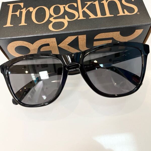 正規品OAKLEY オークリー サングラス フロッグスキン9245-75 54 924575 54 POLISHED BLACK /PRIZM GREY 艶あり黒 FROGSKINS アジアン