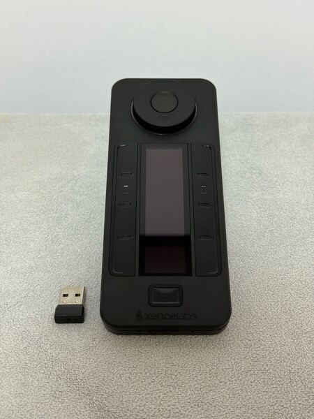 Xencelabs クイッキーズリモート K02-A 片手ショートカット 左手デバイス カスタマイズ可能 OLEDディスプレイ付き