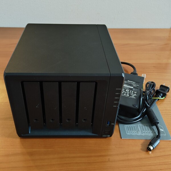 中古 Synology DiskStation DS918+ 4ベイNAS ハードディスクなし
