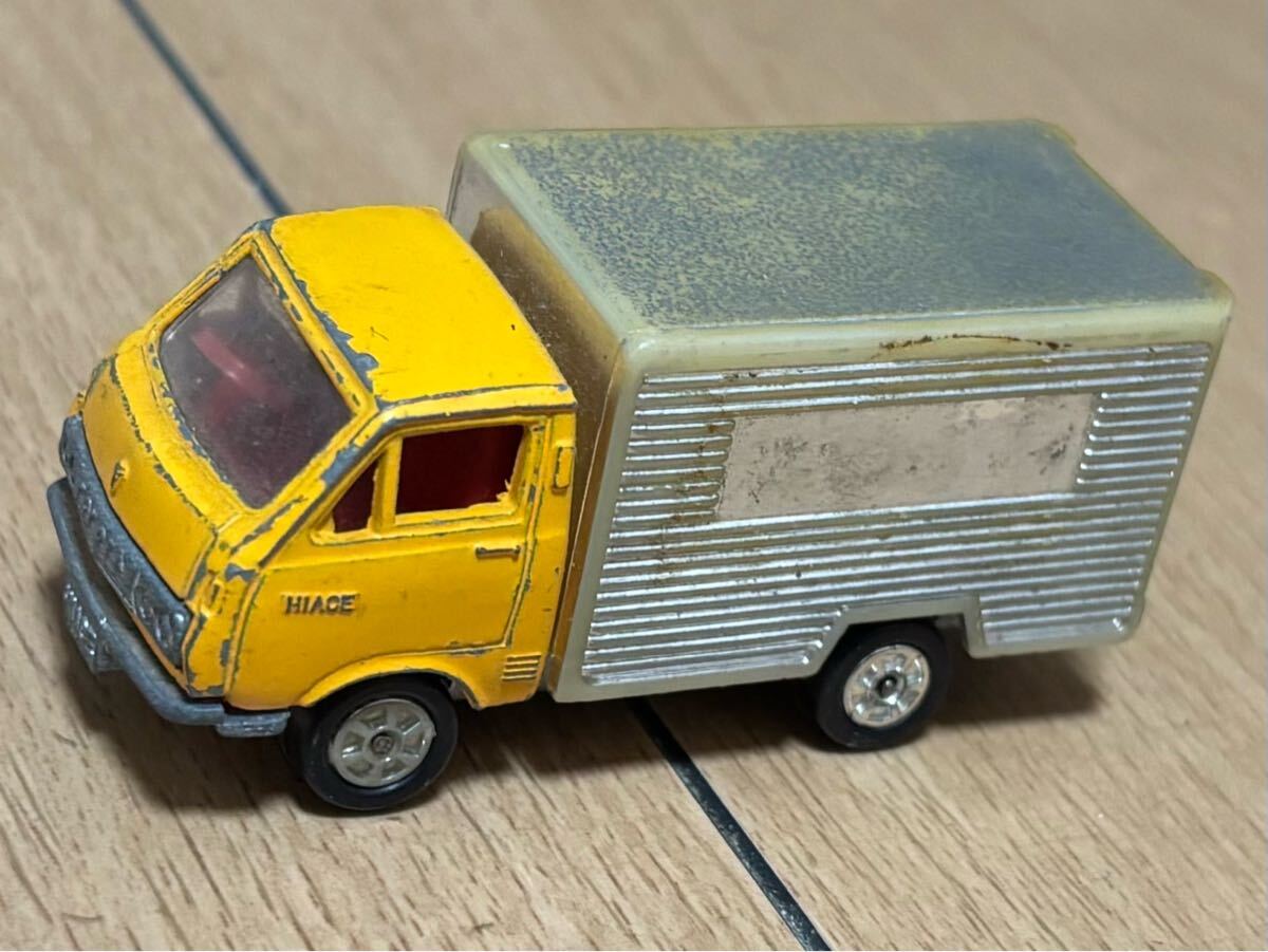 トミカ【38】 TOYOTA ハイエース 日通冷凍車 2983)トミカ 黒箱 日本製 トヨタ ハイエース 日通 冷凍車 - メルカリ