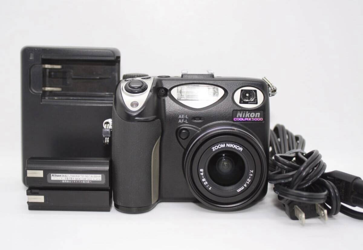 Nikon Coolpix 5000 シルバー　箱あり　美品 Yahoo!オークション -「nikon coolpix 5000」の落札相場・落札価格