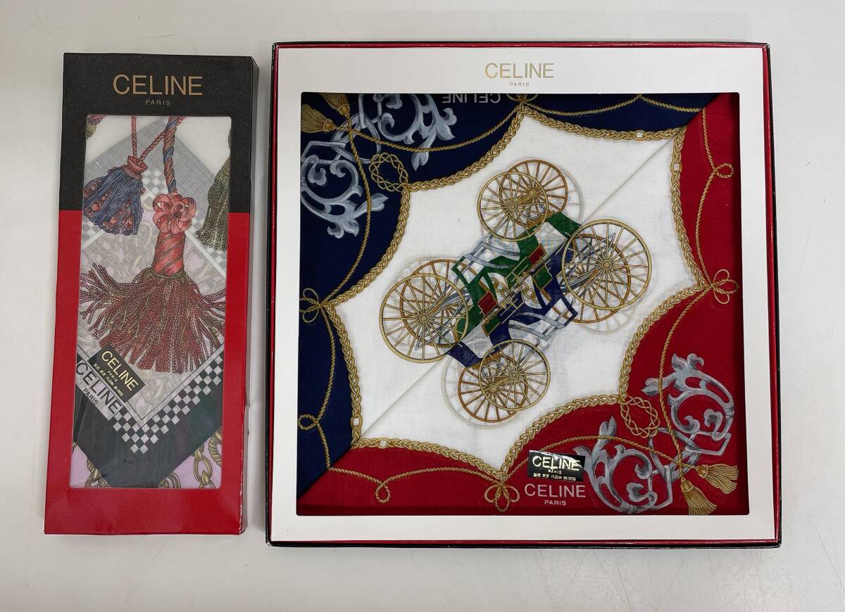 CELENEセリーヌ馬車柄大判ハンカチクリスマスカラー⭐︎未使用2 枚⭐︎スカーフ CELINE 未使用 セリーヌ ハンカチ 馬車 アクセサリー グレー